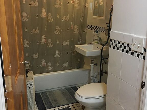 2nd image of 2601 2nd St #1