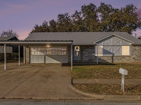 6013 Robin Dr, Watauga, TX 76148