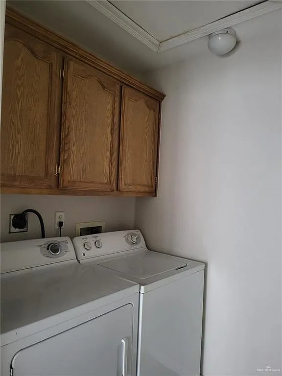 2 bed, 2.0 bath, 4424 sqft, $875 — Photo 2