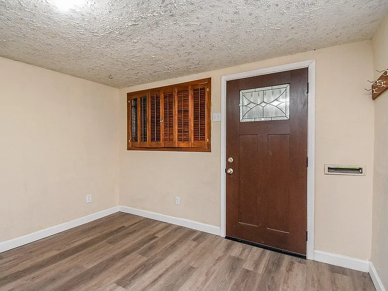 4021 Eddie St — Photo 4