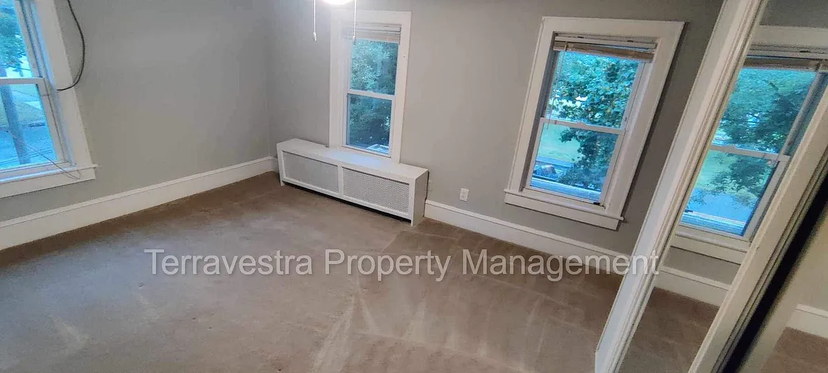 Building Photo - 407 Southwest Boulevard