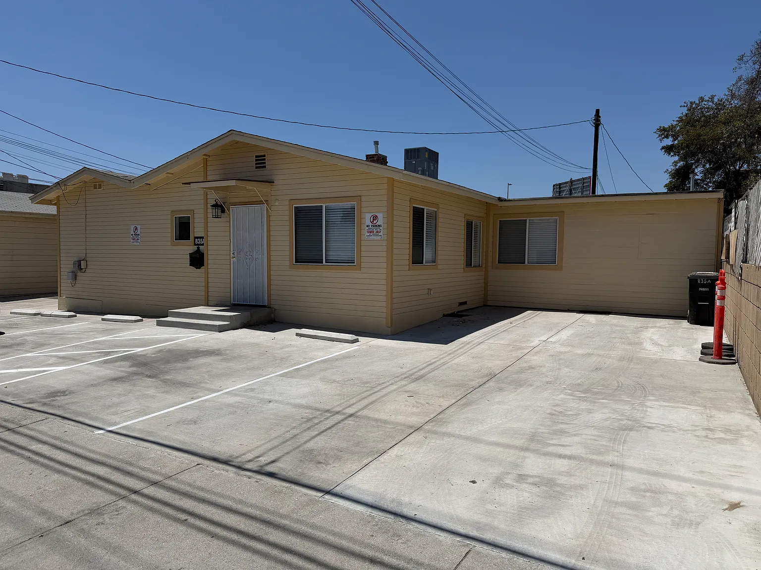 2 bed, 900 sqft, $3,000 — Photo 3