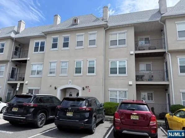312 Brittany Dr, Wayne, NJ 07470