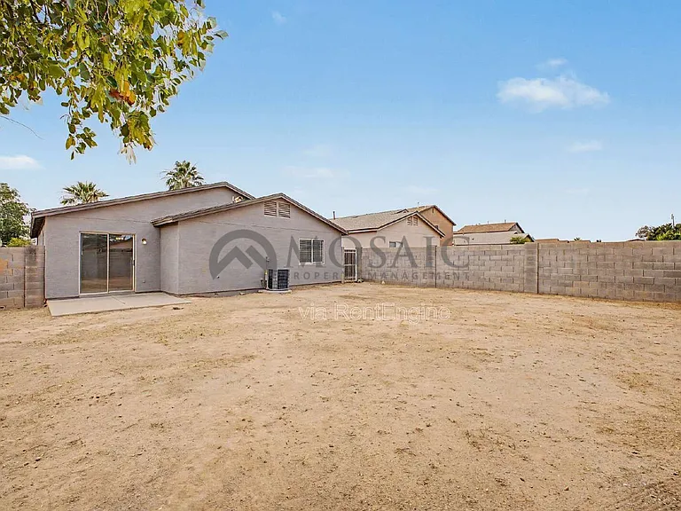 1004 E Cowboy Cove Trl — Photo 22