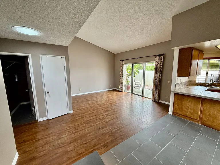 1171 Stone Pine Ln #F — Photo 3