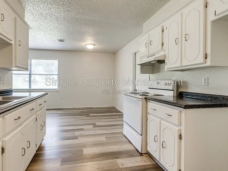 14222 NE 4th St — Photo 9