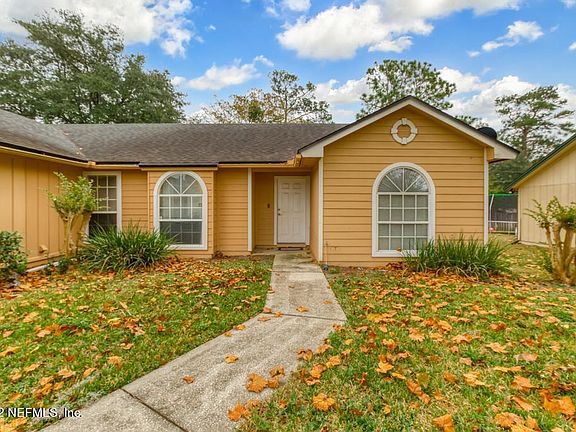 5th image of 1479 Rose Hill Dr E