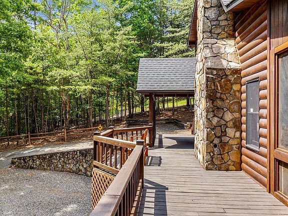 5th image of 220 Blue Ridge Trails