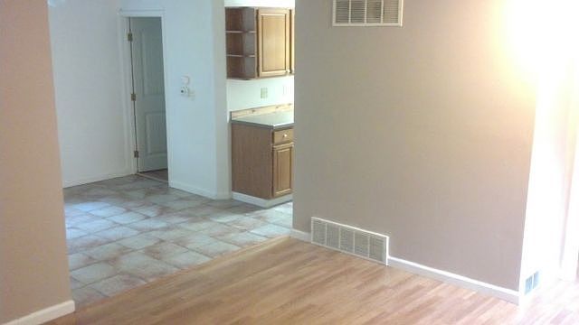 2nd image of 1043 1/2 N 24th St