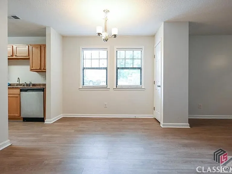 210 Appleby Dr #123 — Photo 3