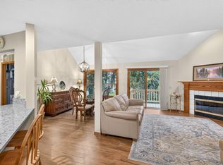 15710 26th Ave N APT D, Plymouth, MN 55447