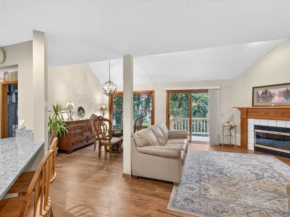 15710 26th Ave N APT D, Plymouth, MN 55447