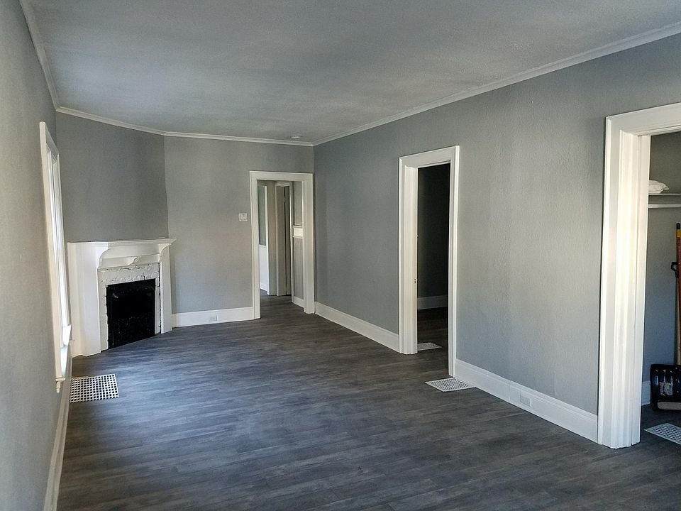 living room/dining room