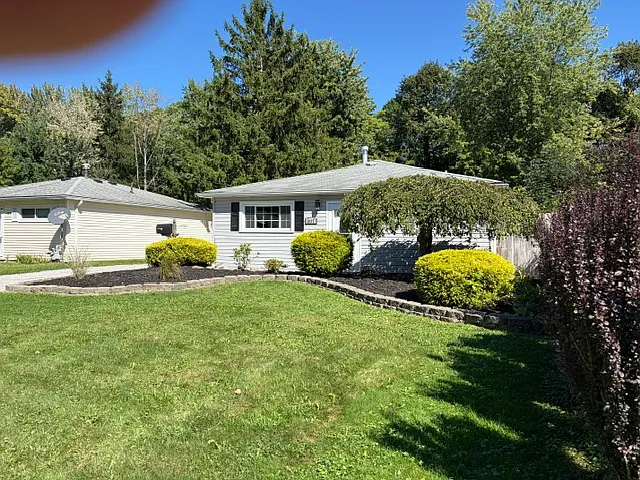 3 bed, 1277 sqft, $1,750 — Photo 2