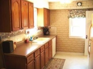 515 Preston Ave, Elgin, IL 60120