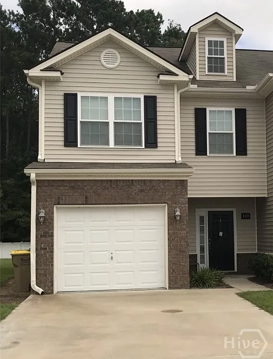 210 Canyon Oak Loop