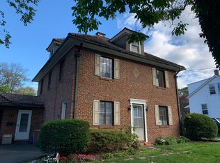 204 Summer St #2, New Canaan, CT 06840
