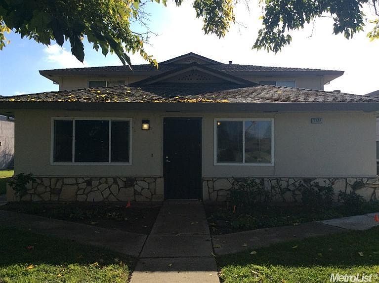 1st image of 9528 Emerald Park Dr
