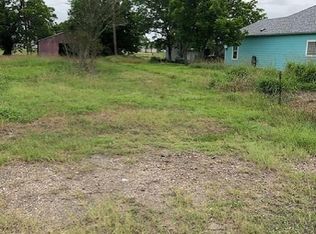 205 Proctor St, Austwell, TX 77950