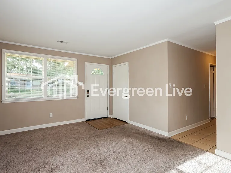 4610 Violet Ave — Photo 3