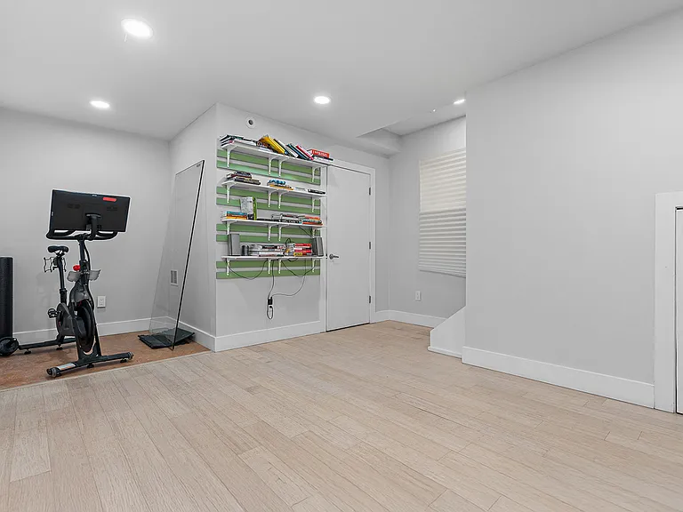 5454 Black St — Photo 24