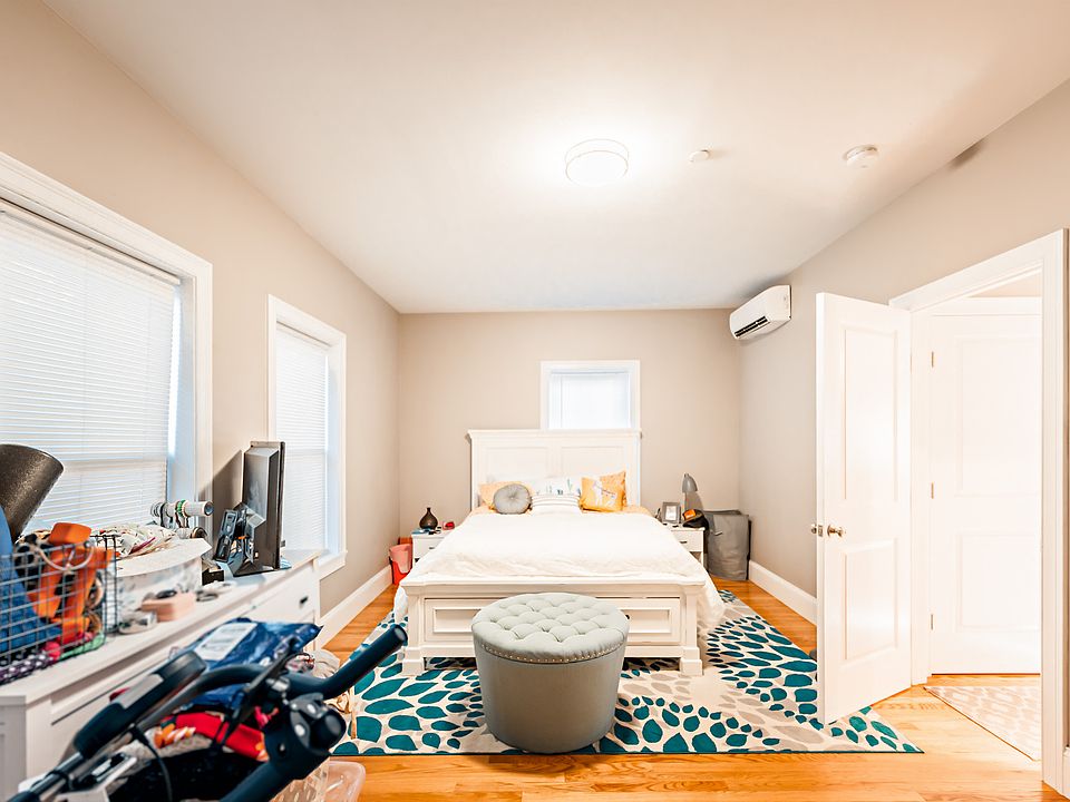 1st image of 341 Gallivan Blvd #3