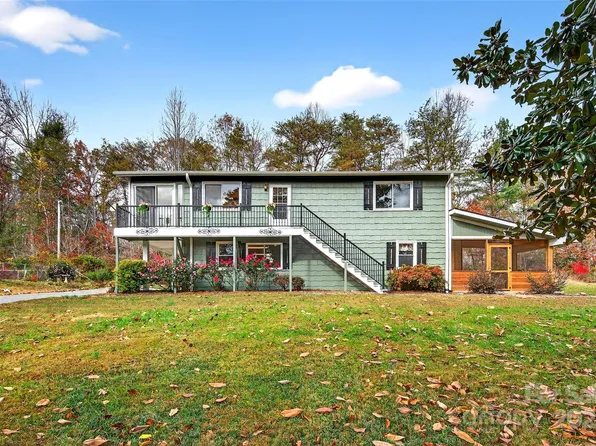 333 Sand Castle Dr, Nebo, NC 28761