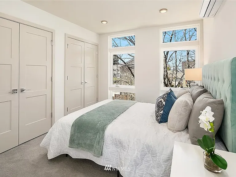 9200F Roosevelt Way NE — Photo 14