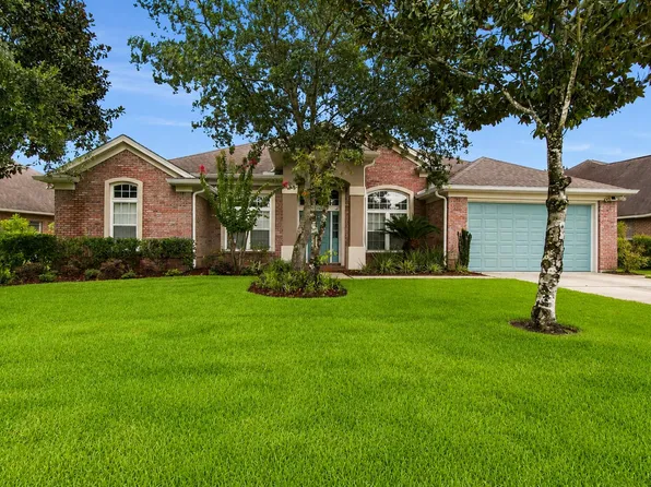 145 Mango Ln, Freeport, FL 32439