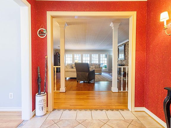 3rd image of 4402 English Ln