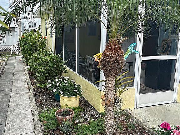 4th image of 414 Papaya St #C