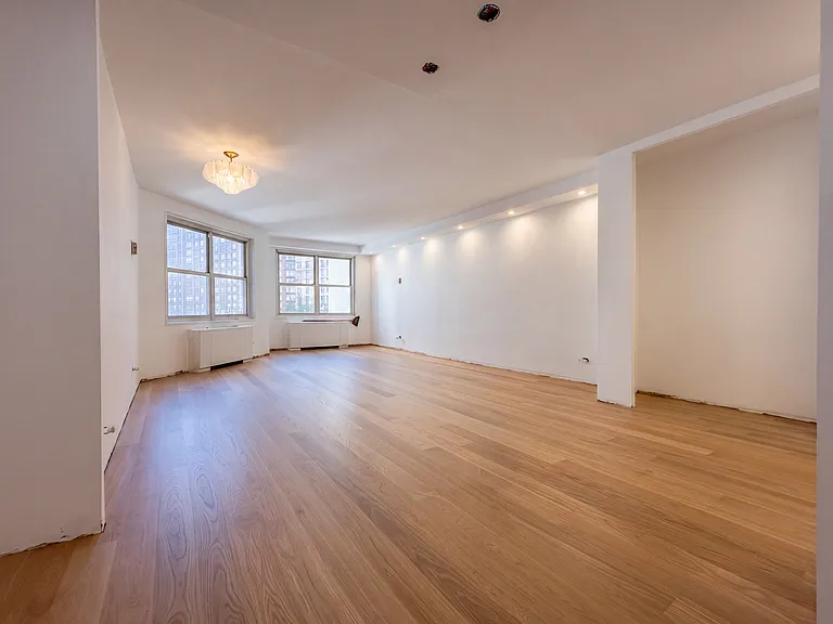 155 W 68th St #618 — Photo 1
