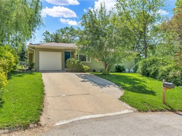 3211 W 9th St, Lawrence, KS 66049