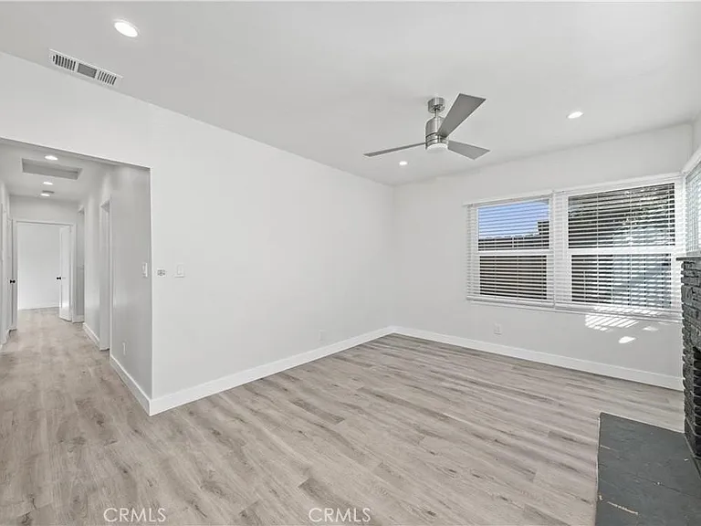 5715 Campo Walk — Photo 10