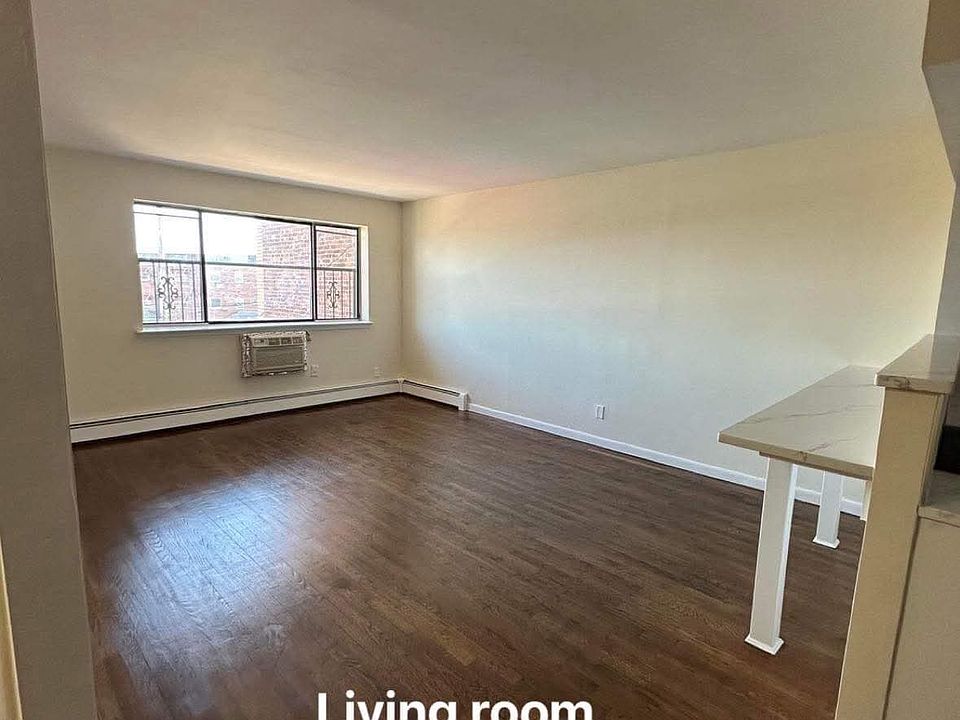 1st image of 4409 Byron Ave Floor 3