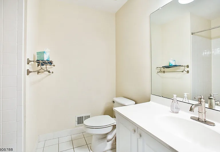 6 Georgian Ct — Photo 19