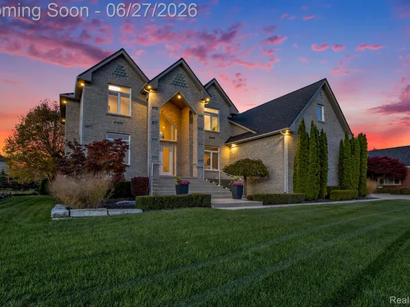 6535 Pond Dr, Washington, MI 48094
