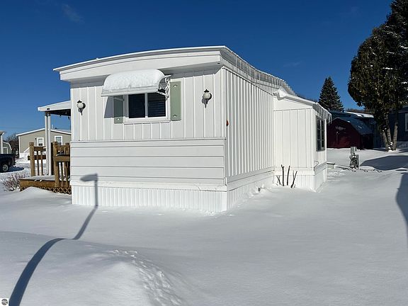 3rd image of 526 N Lake St Lot 92