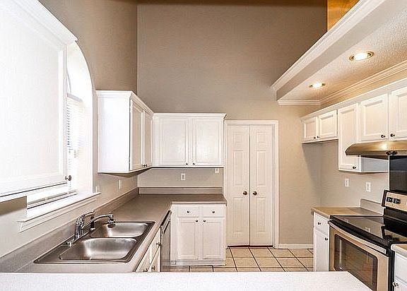 4th image of 8925 Grandbury Pl