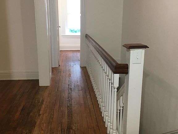 4th image of 3107 Ellwood Ave #2