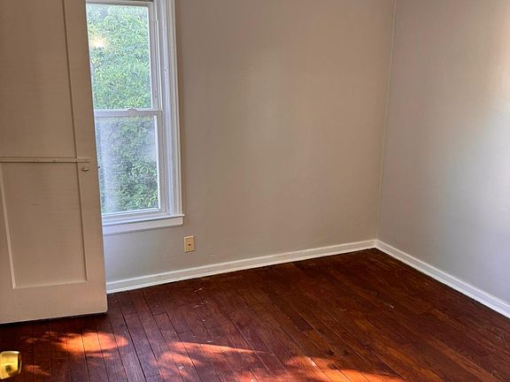 3rd image of 1492 Caswell Ct