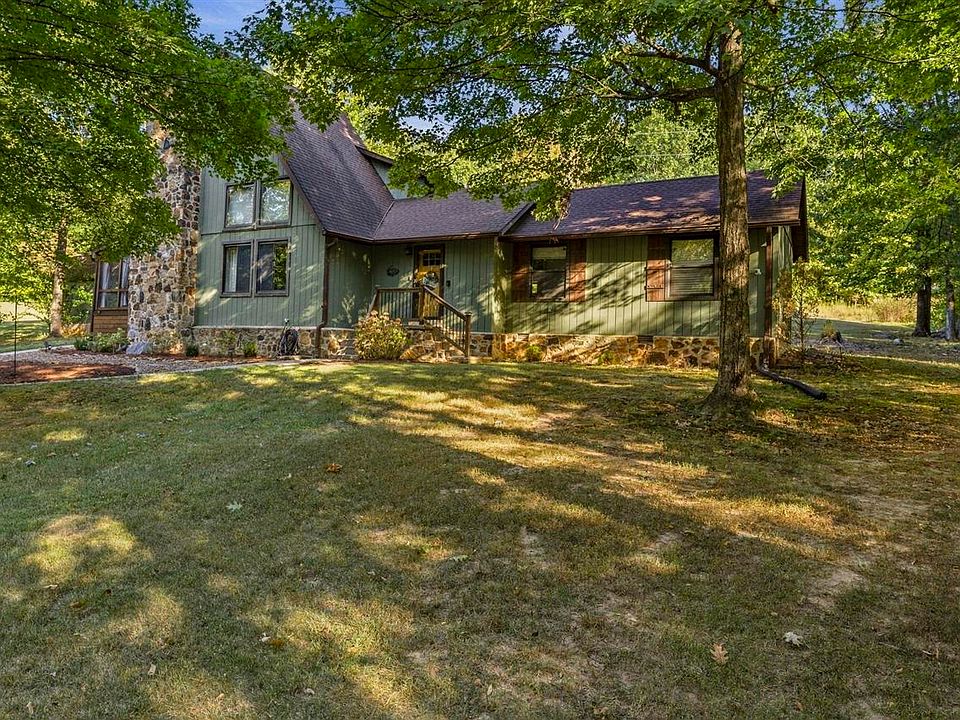 1st image of 2524 Glen Lily Rd