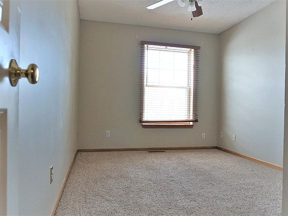 4th image of 5050 Holly Ln N Unit 3