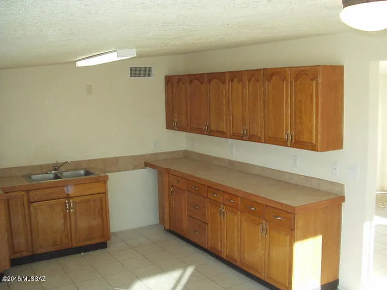 5547 E 29th St #1 — Photo 2