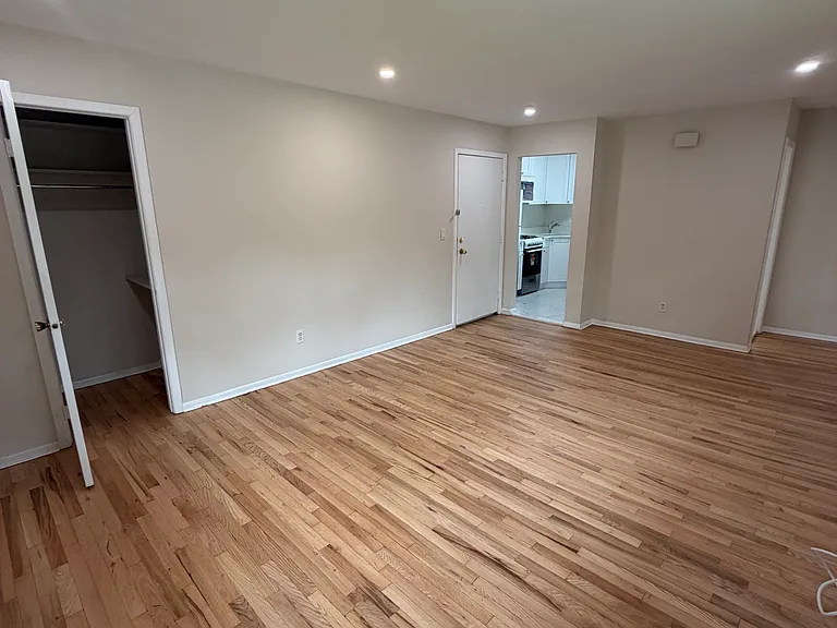 325 Grantwood Blvd #6B — Photo 9
