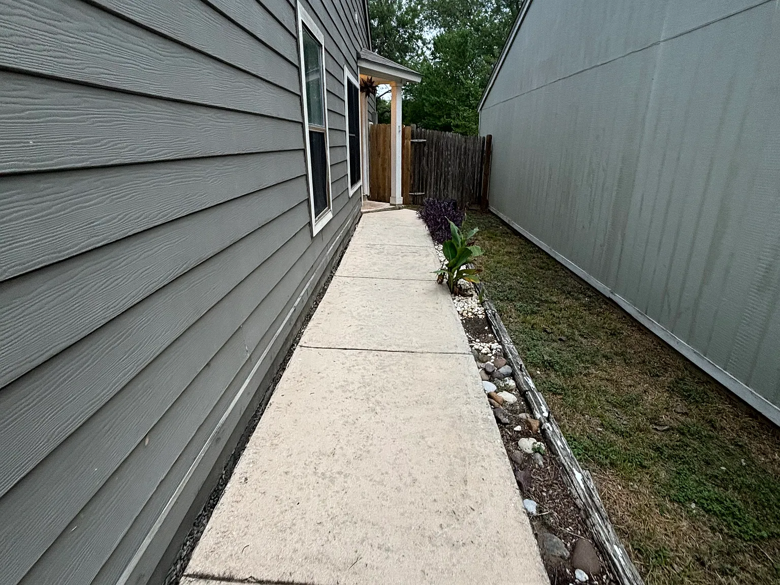 3 bed, 1187 sqft, $1,700 — Photo 4