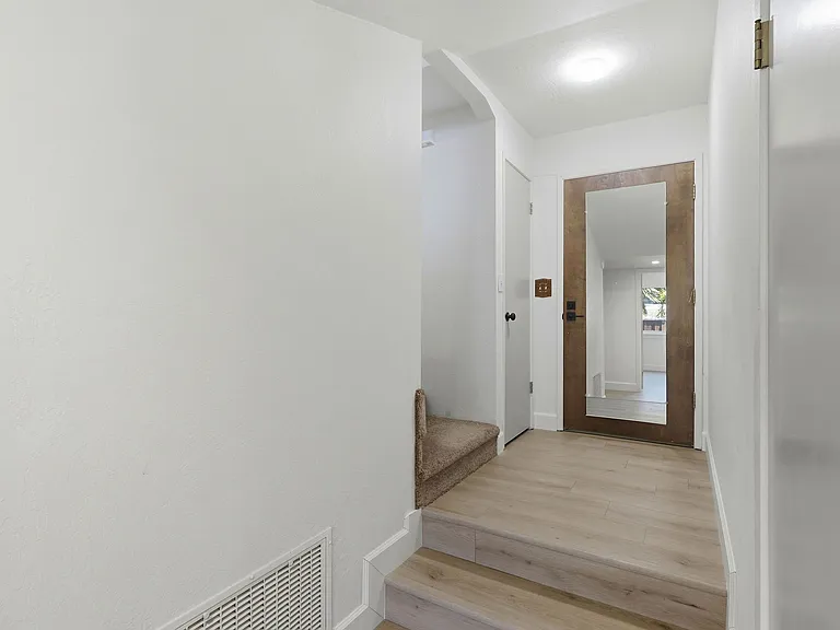 114 Falmouth Ct — Photo 21