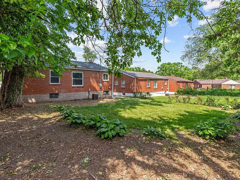7812 Drexel Dr — Photo 17