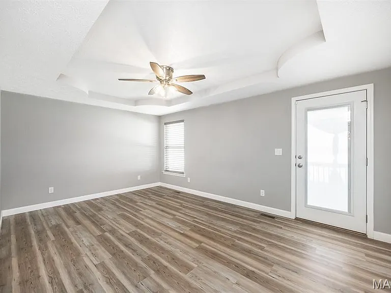 407 Sammy Ln — Photo 15