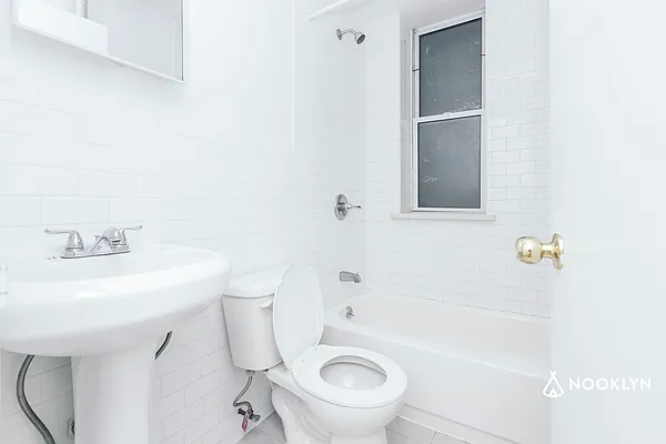 Rented by Nooklyn NYC LLC | media 30